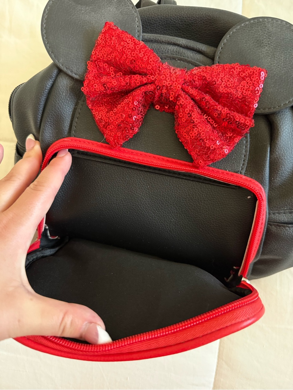 Mini Disney Backpack - Picture 4 of 5